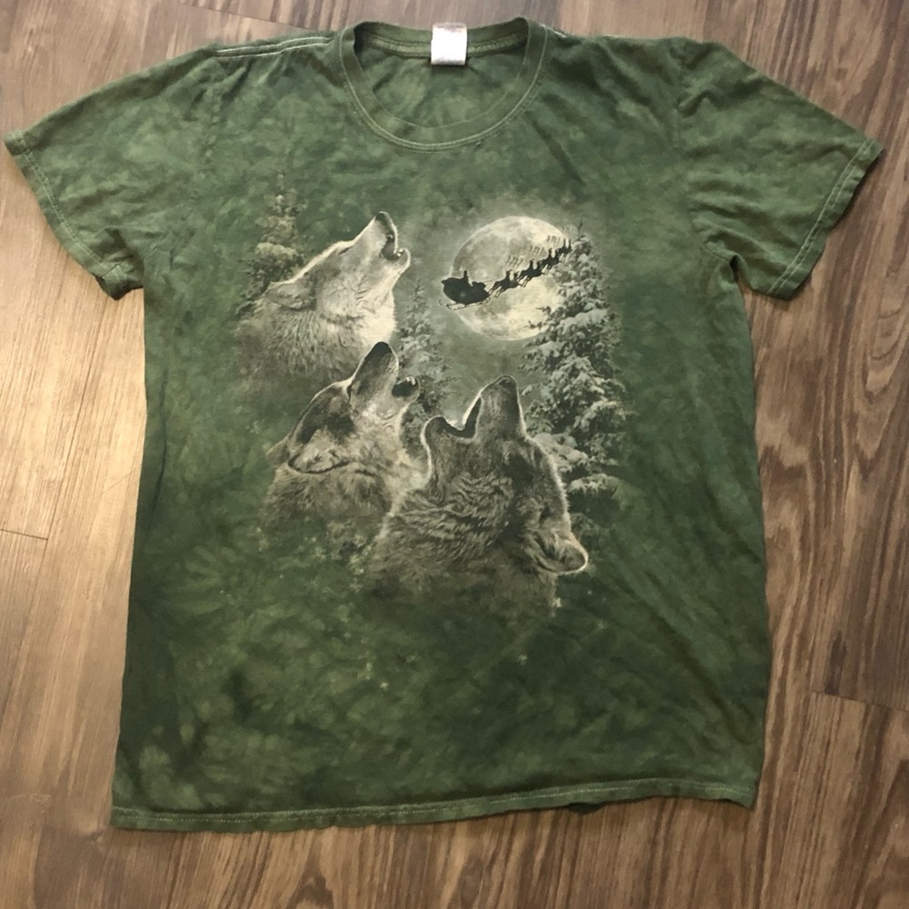 Green graphic tee